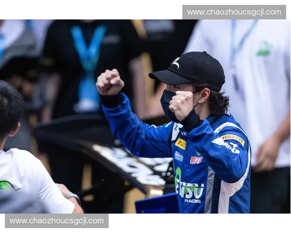 冲线瞬间爆发速度与意志交织的极限对决之美与荣耀时刻精彩巅峰篇